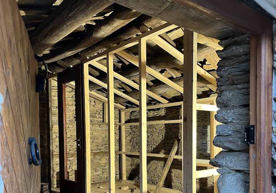 荒野搭建纪录片《阿尔卑斯山石屋大改造》第2季